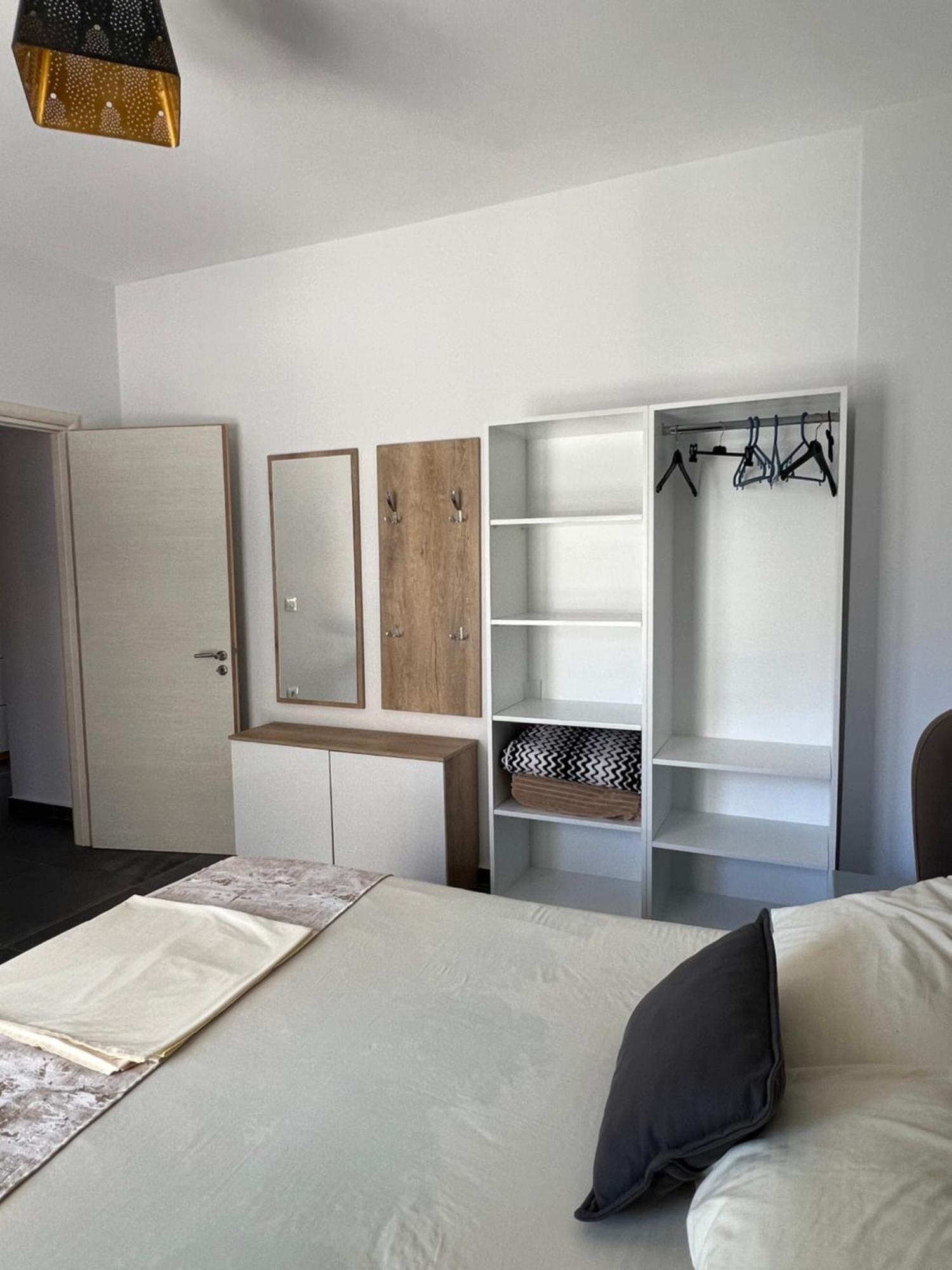 Deda Apartments Sarande Exterior photo